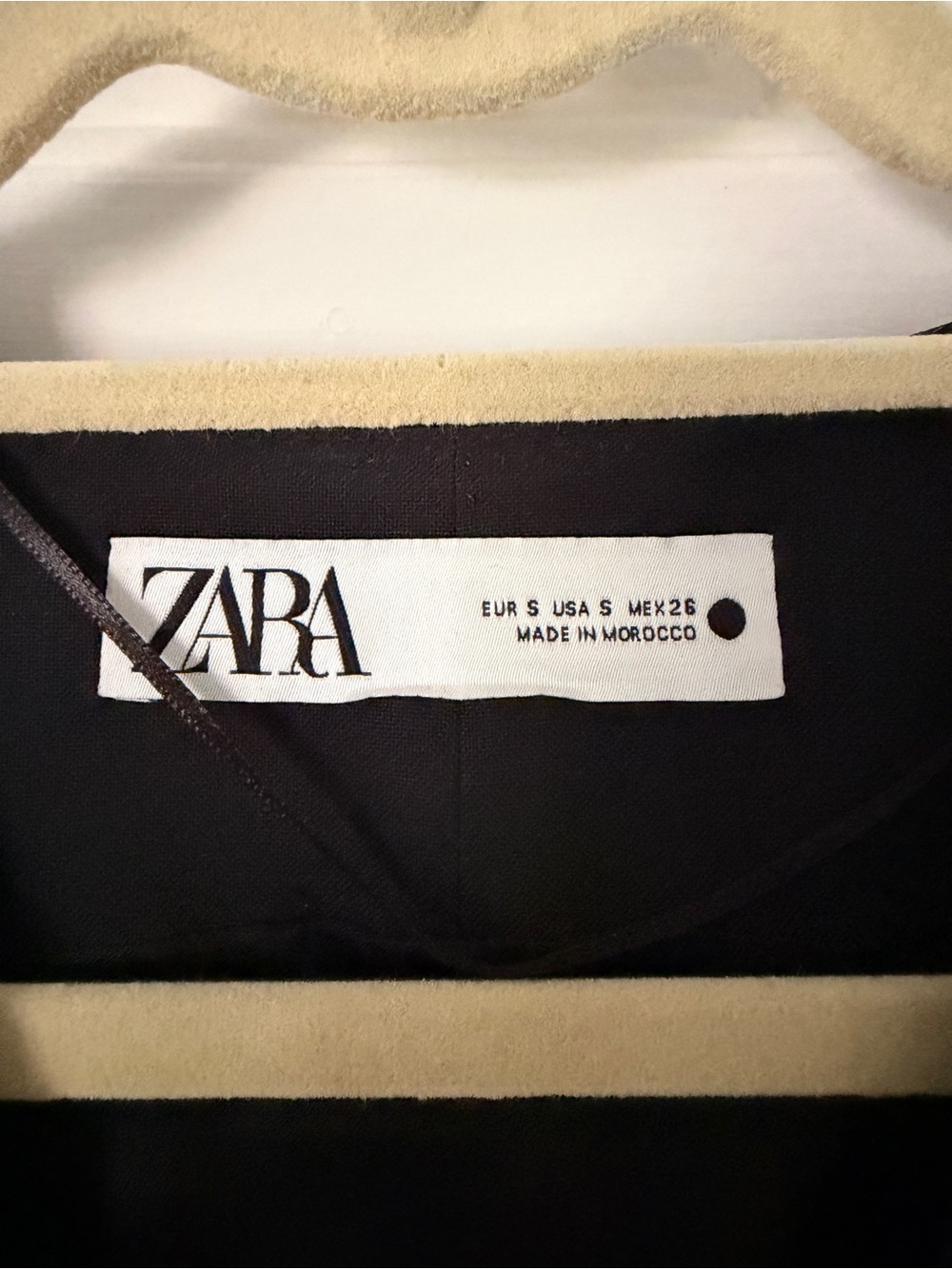 Zara Vest - Picture 3 of 3